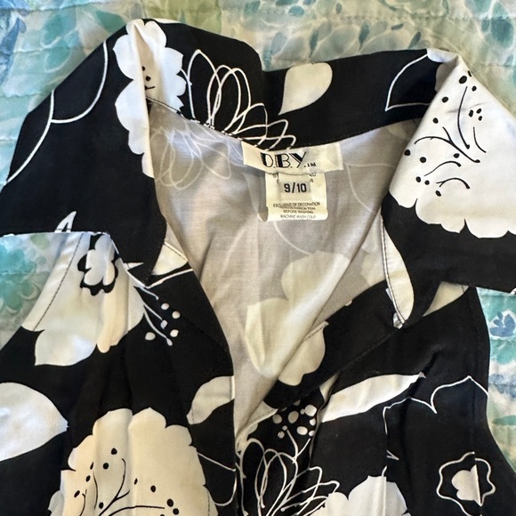 Floral Black and White Sleeveless Dress - Picture 3 of 3